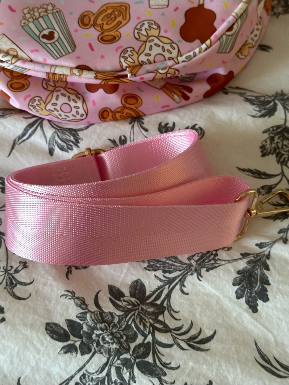 Sew Magic Mickey Mouse Crossbody - Picture 4 of 4